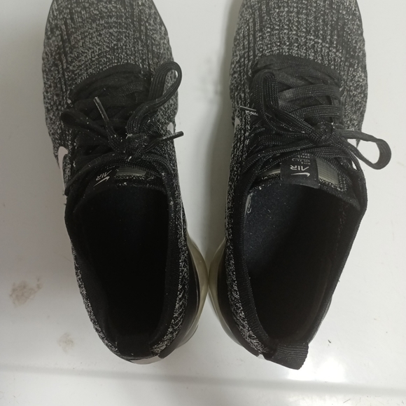 Men's Size 10 Nike Air Vapormax Flyknit 3 - Picture 2 of 10